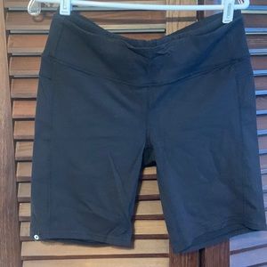 Oiselle waist pocket shorts, size 14